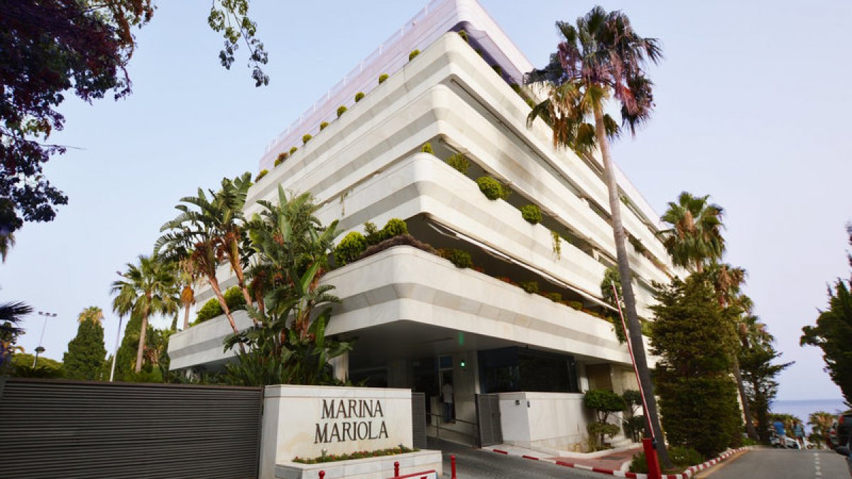 Marina Mariola Marbella, Apartamento 2 dormitorios en fachada Sur, vista directa al mar.